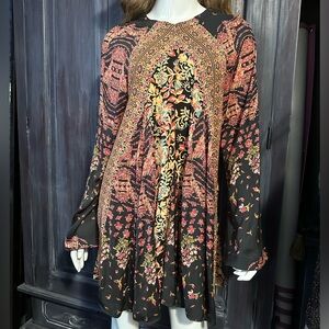 FREE PEOPLE - Bell sleeve dress SIZE Medium